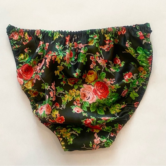 🌺SOLD🌺 NWT Vintage Victoria’s Secret Silky Satin Deadstock Bikini Panties - Picture 8 of 9
